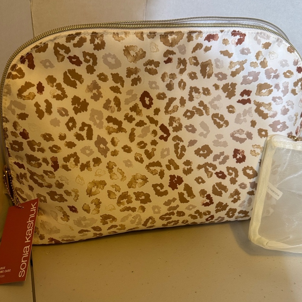Sonia Kashuk Leopard Print Cosmetic Bag Set - Picture 2 of 4